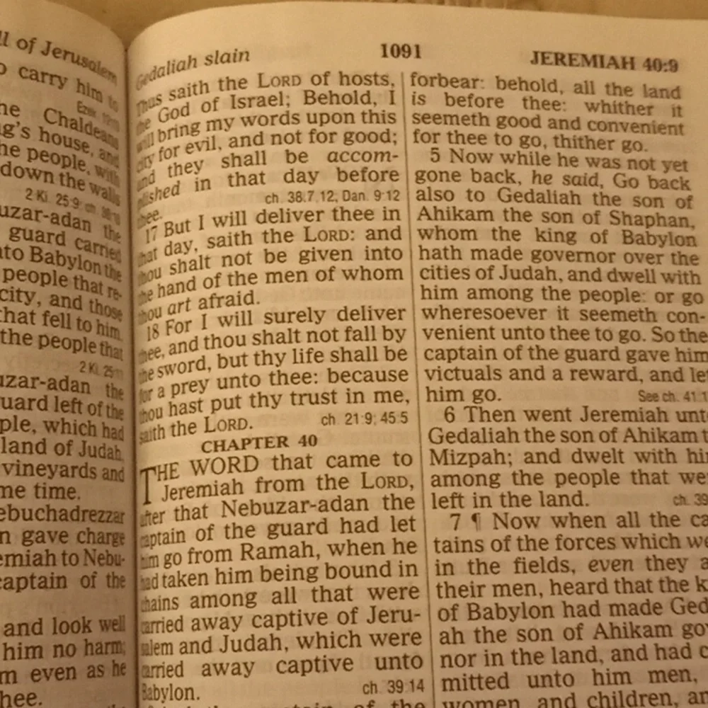 Ziondervan King James Reference HOLY BIBLE Large Print - Picture 10 of 16
